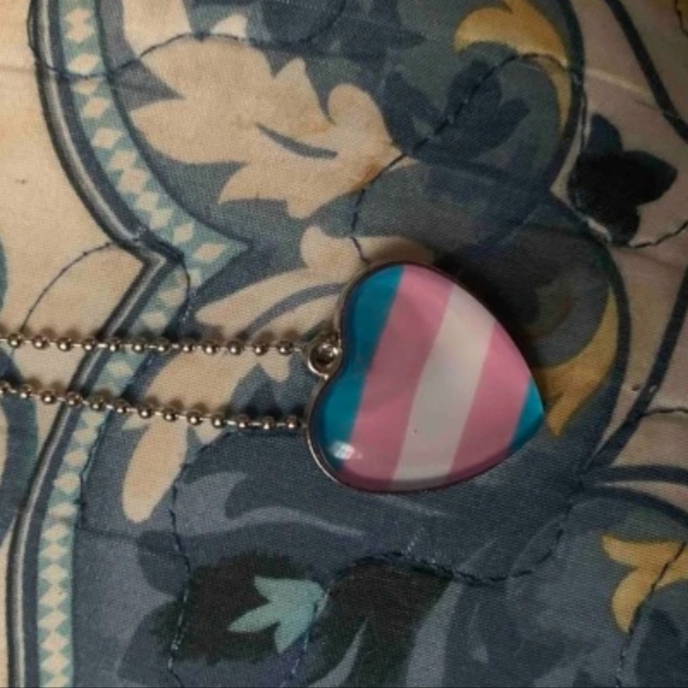 Trans Flag Heart Necklace LGBTQ PRIDE Trans Flag Trans Pride Blue White Pink - Picture 5 of 6